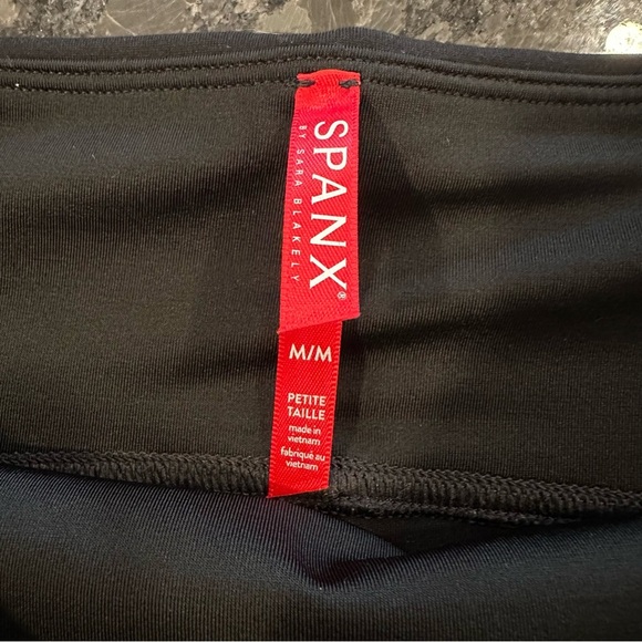 Spanx Women’s Leggings Size Medium Petite Black - Picture 6 of 8